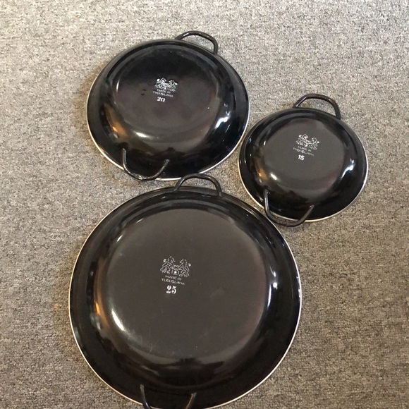 Vtg 70s Enamel Ware Pans Flat Shallow Metal MCM set of 3 made in Yugoslavia - Picture 3 of 9